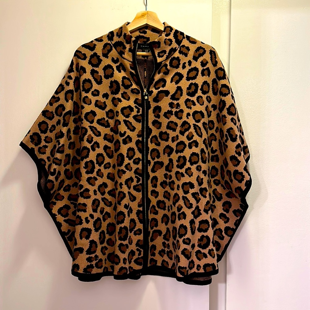 Tahari Leopard print zip up batwing poncho